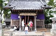 隣接の本殿は天保年間の建築。'12.10.14.
