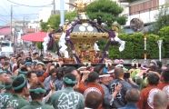 ゆったり担げて担ぎ手達も満足げ。07.09.23.