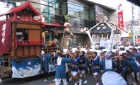 居囃子で宮神輿を迎えます。07.10.07.