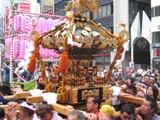 御嶽神社の町会神輿。07.09.23.