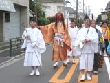 渡御行列が氏子町内を巡行です。07.10.14.
