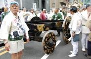 大神輿載せる台車も見事です。08.05.05.