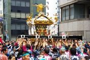 お神酒所前で息が合った指し切りです。08.05.05.