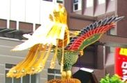 これぞ瑞鳥だと極彩色の鳳凰。08.05.11.