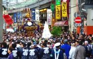 障害物多い御徒町渡御は一苦労。08.05.11.