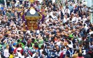 歩道に乗り上げんばかりの勢い。08.05.11.