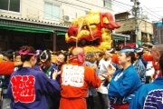 宮神輿に負けていません女性の掛け声も勇ましい。08.06.07.