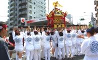 黄色い掛け声で差し上げて一回転。08.06.07.