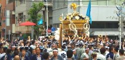 担ぎ手は東三筋町会。08.06.08.