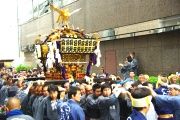 宮元は弓張り細提灯つけての巡行。08.06.08.