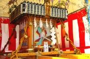 渡御は何時だと待ち続ける万燈神輿。08.06.15.