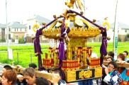 近隣神社の応援氏子は雪駄履き。08.07.20.