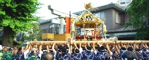 早朝六時からの若衆達のこの躍動感には感動です。08.08.03.