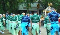 早朝の揃い浴衣で厳粛な出社祭。08.08.03.