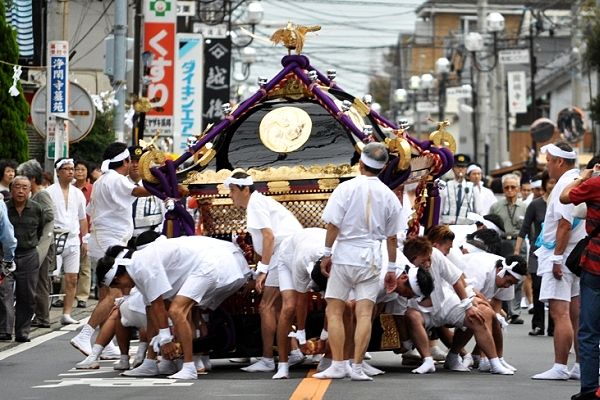 行徳担ぎの地面すれすれに回す「じすり」'11.10.16.