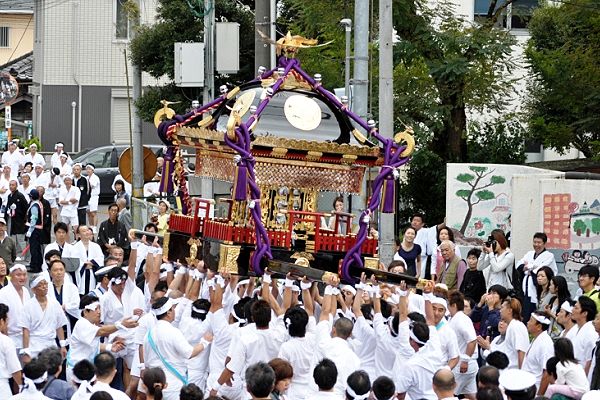 台座5尺6寸神輿の「差し上げ」'11.10.16.