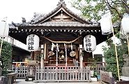 静かに宮入待つ社殿。'11.10.23.
