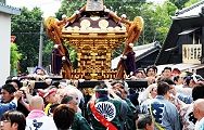 交差点に入り込む。'12.06.24.