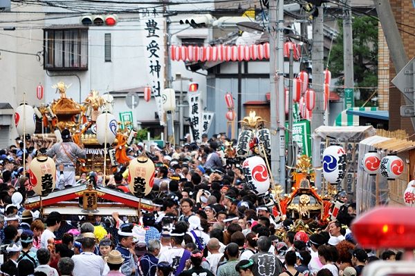 庚申堂前集結の神輿に渡御の木。'12.06.17.