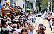 一瞬に江の電軌道現れる。'12.07.08.