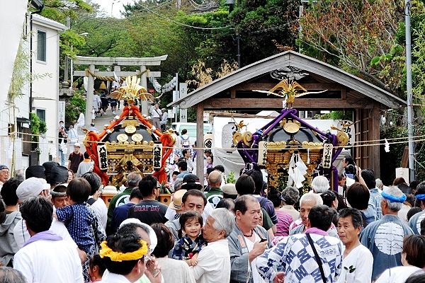 小動神社参道入口での合同神事。'12.07.08.