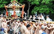 海中専用の長い白木担ぎ棒。'12.07.08.