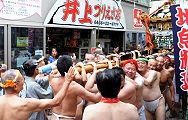 江の島参道脇の路地中。'12.07.08.