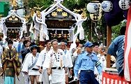 湘南高校通りは台車。'12.07.15.