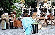 宮司による祝詞奏上。'12.07.15.
