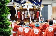 箪笥金具に合わせ神輿揉み。'12.07.01.