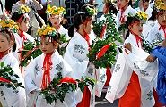 華やぐ稚児たち。'12.10.07.