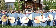 裃袴に菖蒲笠の後ろ姿。'12.10.07.