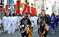 金棒持った年番の若衆。'12.10.07.