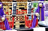 平屋台造りの重厚で煌びやか。'12.10.14.
