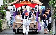 宮神輿先導する曳き囃子。'12.07.22.