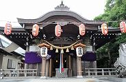 辻堂諏訪神社の社殿。'12.07.22.
