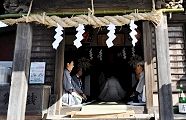 小さな社殿。'13.02.03.