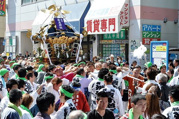 箪笥金具響かせドッコイどっこい。'13.05.05.