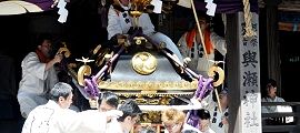 掲げる作札は浅草六丁目宮本重義。'13.04.13.