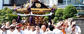 国道与瀬郵便局前の渡御。'13.04.13.