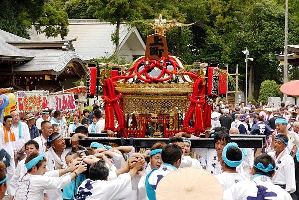 祈願祭終える即宮出しの若宮社。'13.07.20.