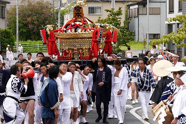 お浜を出立つの八王子社。'13.07.20.