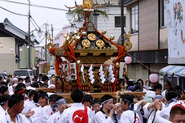当番町の宝町会館前から渡御。'13.07.14.