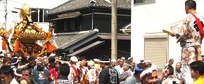 接待所では冷やし番茶が大人気。'13.07.07.