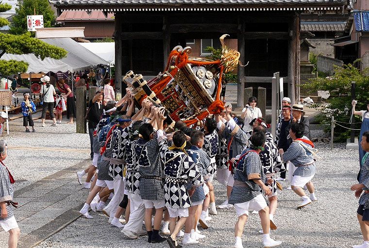 アオレ!あおれ!の神輿揉み。'14.06.21.