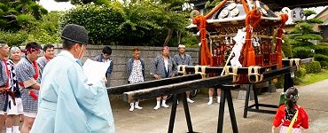 祭り衣装姿の稚児。'14.06.21.