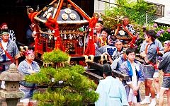 拝殿前の神事。'14.06.21.