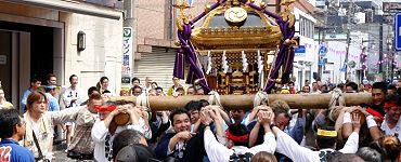 川崎歓楽街を渡御。'14.08.03.