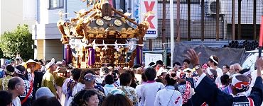 二谷小学校入口。'14.08.17.