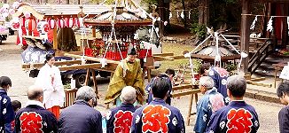 社殿前での神事。'15.03.29.